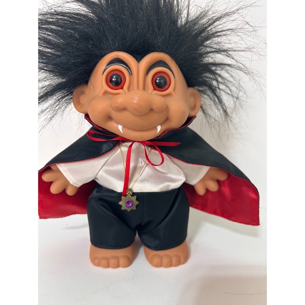 Vintage Russ Berrie Dracula Troll Red Eyes Cape Fangs Halloween Rare - Picture 8 of 8